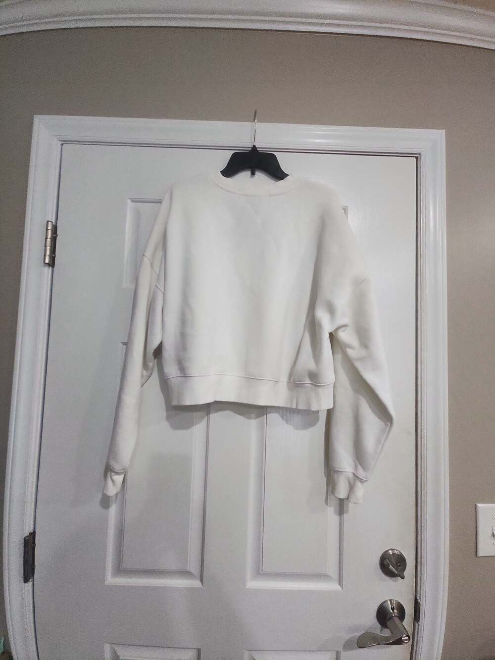 Hello Kitty & Friends x Forever 21 Ghost Graphic Cropped Crewneck Sweatshirt - Picture 3 of 6